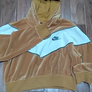 NIKE track suit